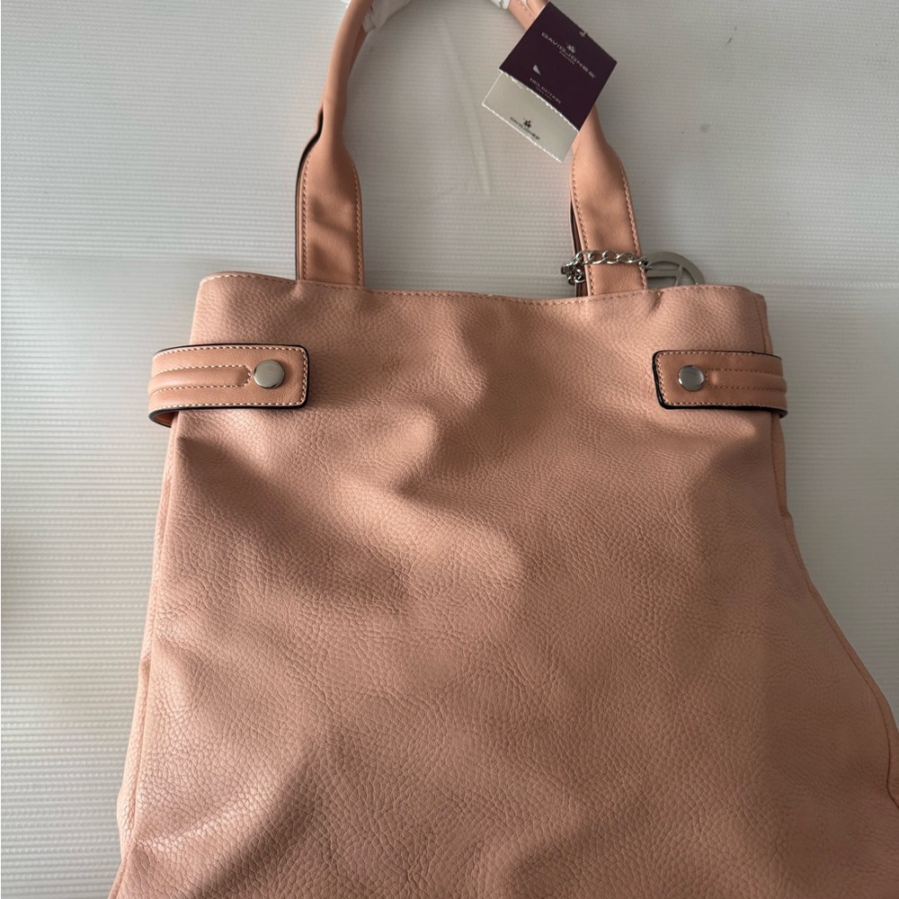 Soft Pink Tote Bag with Luxurious Leather and Sturdy Handles